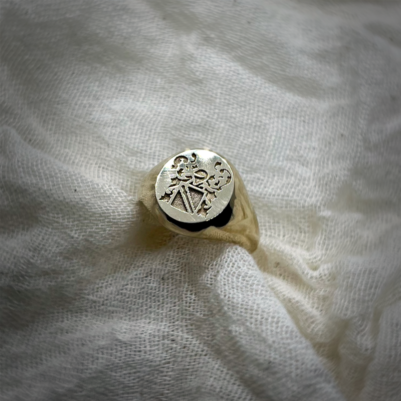 family crest signet ring